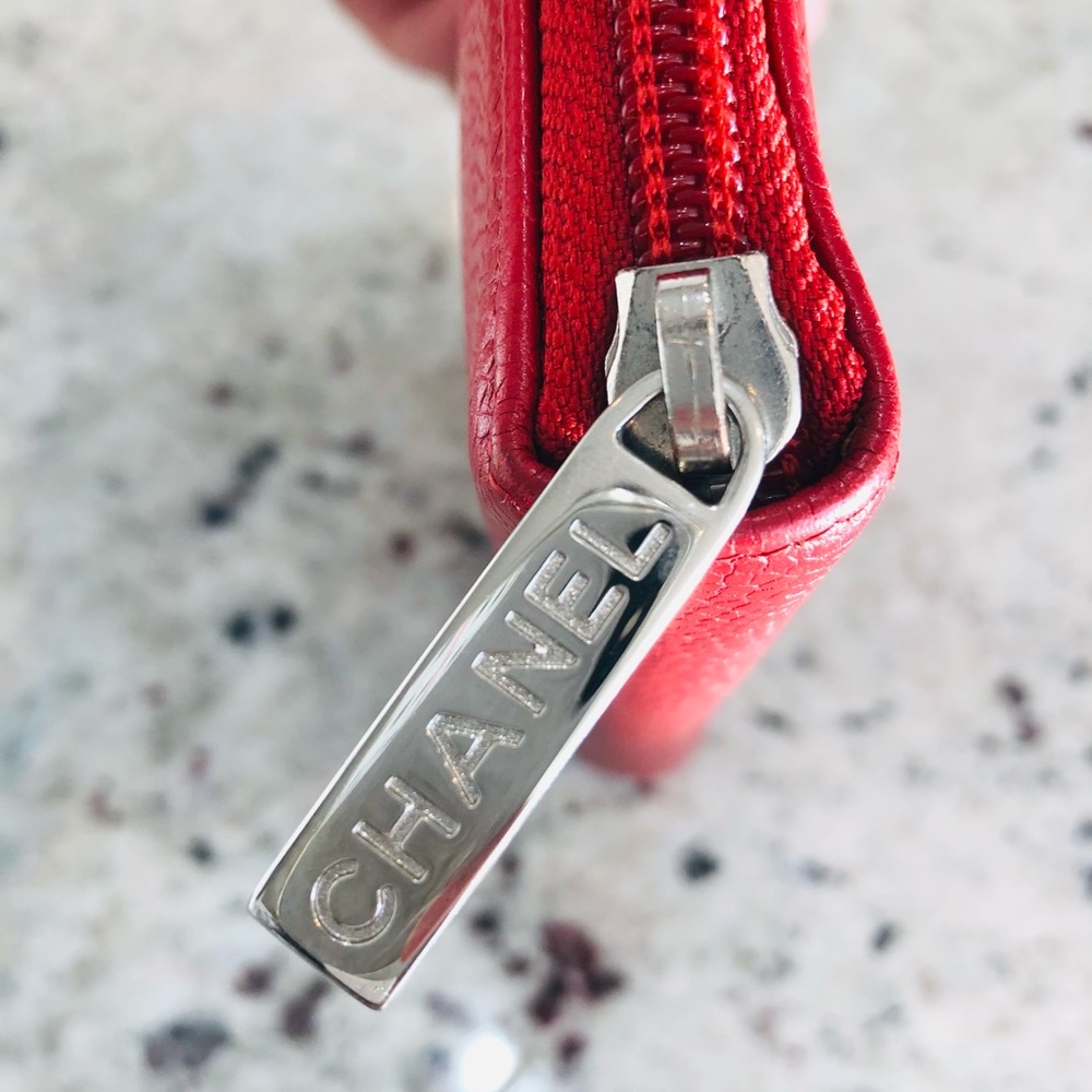 Chanel Timeless XL zipped long wallet in red caviar - Picture 7 of 15